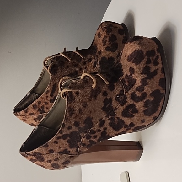 Bonnibel Leopard Elodie Bootie - Picture 2 of 3